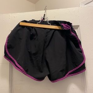 nike running shorts size L